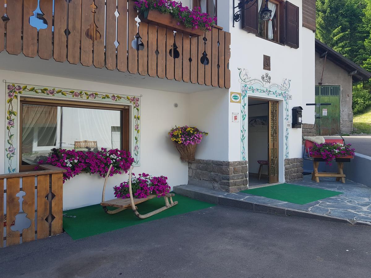 Garni Monika Bed & Breakfast Canazei Exterior photo